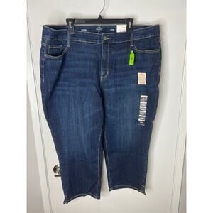 St. John's Bay Women's Mid-Rise Capri Jeans Blue NEW ~ Size 22W